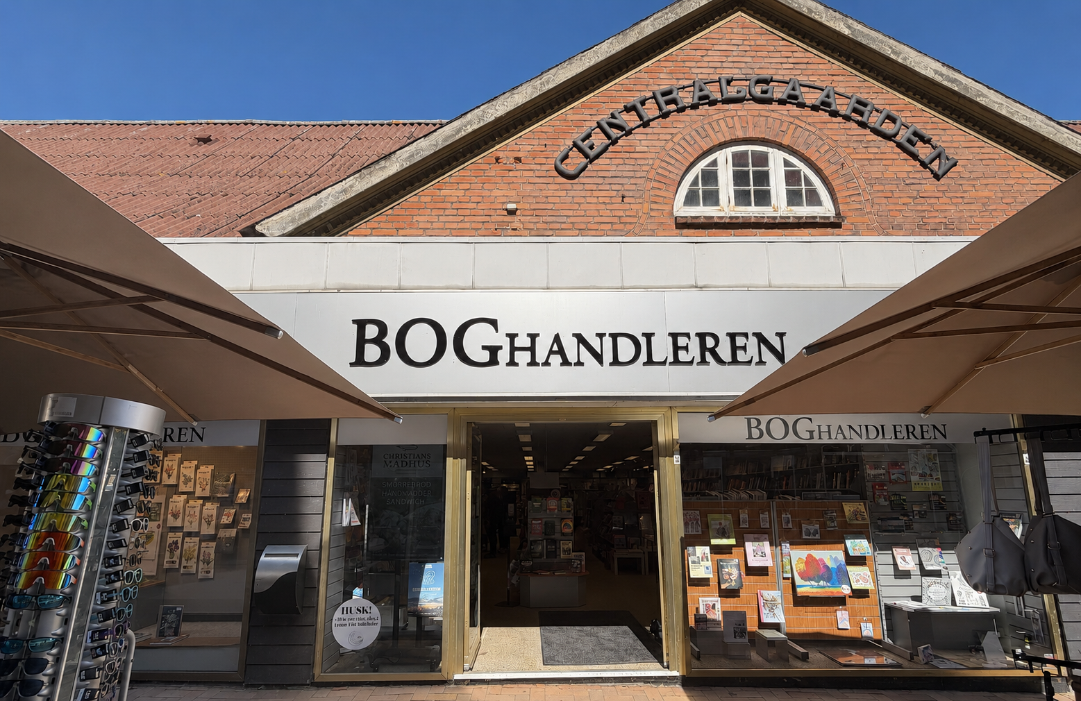 BOGhandleren facade i Centralgaarden, Rudkøbing